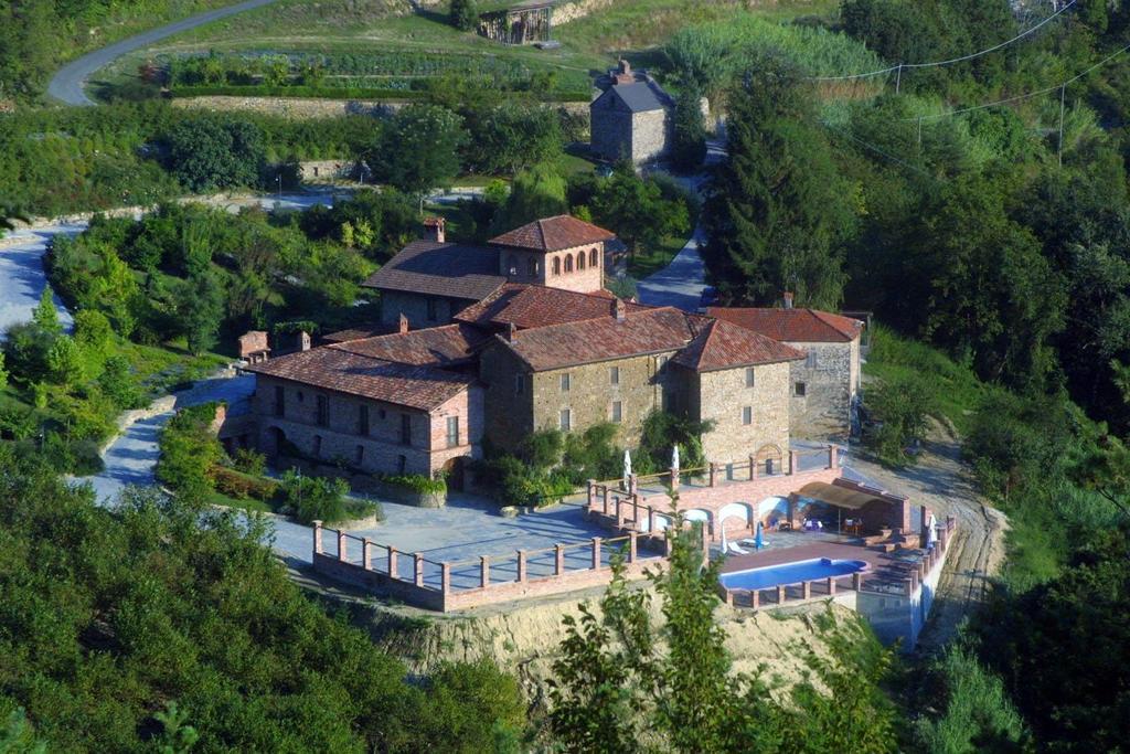 Вилла Castel Martino Cortemilia Экстерьер фото