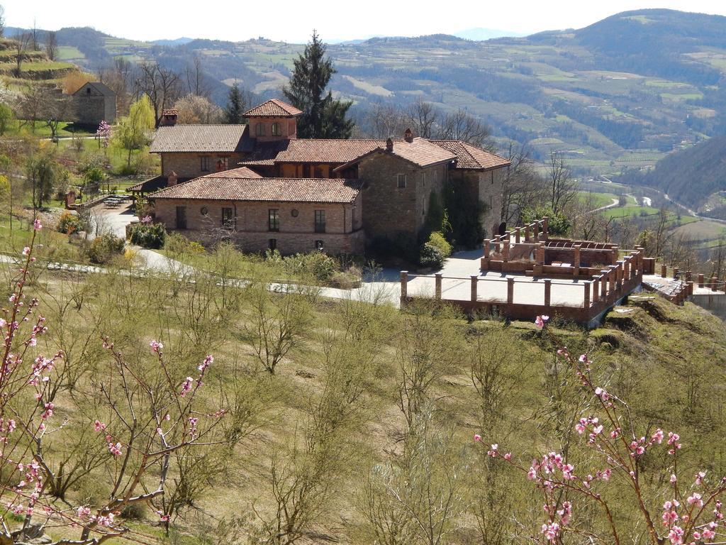 Вилла Castel Martino Cortemilia Экстерьер фото