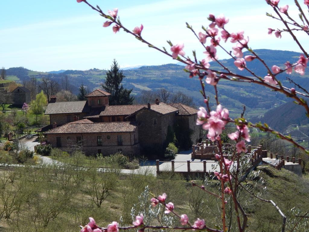 Вилла Castel Martino Cortemilia Экстерьер фото